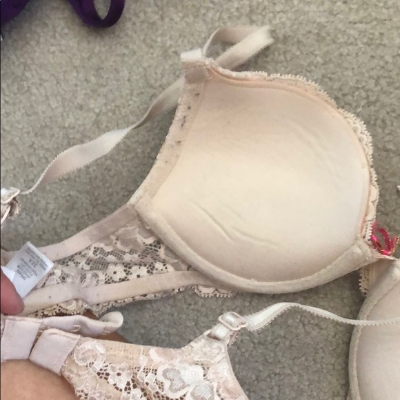 Victoria’s Secret bra!! - Picture 2 of 3